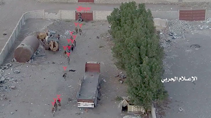 【衝撃映像】超強力な爆弾により一瞬で21人の兵士が殺されてしまった映像。