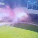 【衝撃映像】テロリストが自爆により身体が吹き飛ぶ瞬間を撮影した事件映像。