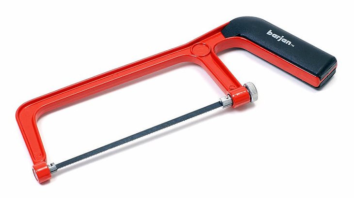 【超！閲覧注意】ノコギリで頭と四肢を切断するグロ動画。