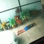 駐車場で寝ていた酔っぱらいの男、轢かれてしまう･･･。