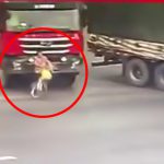 【閲覧注意】自転車に乗っていた女性がトラックのタイヤで潰されて死亡する瞬間。