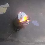 【衝撃映像】ドラム缶を溶接中、顔に大火傷を負ってしまう作業員。