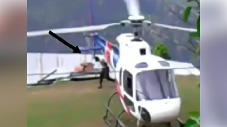 【閲覧注意】ヘリコプターのプロペラで頭を粉砕されてしまう男のグロ動画。