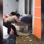 【閲覧注意】自宅で死亡した男性の腐乱死体を引きずり出すグロ動画。