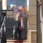 【閲覧注意】飛び降り自殺した男性、柵に突き刺さってヤバすぎる姿になってしまったグロ動画。