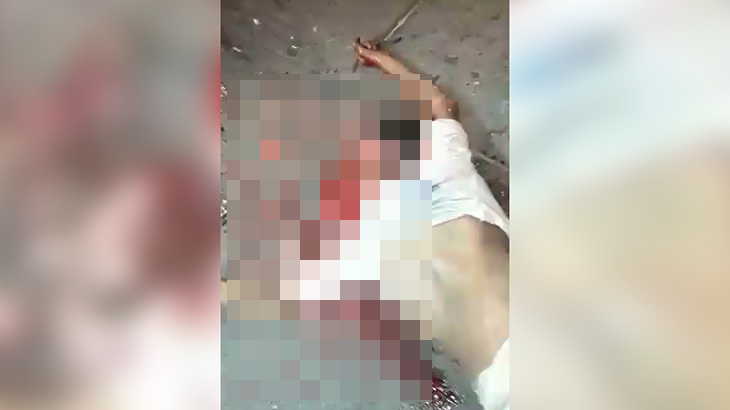 【閲覧注意】トラックのタイヤで頭を潰され脳が飛び散って死亡した男性のグロ動画。