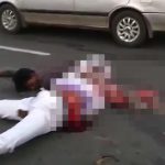【閲覧注意】バイク事故で胴体を引き裂かれて死亡した男性のグロ動画。