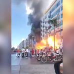 火災が起きたビルが大爆発する瞬間を撮影した映像。