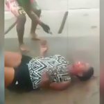 【閲覧注意】マチェーテで歯を叩き折られてしまう女性の映像。