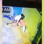 ホームレスの女性の頭にレンガを叩きつけてレ●プする男の映像。