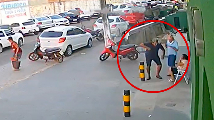 ヘッドショットされて殺された男性、どこから撃たれたのかまったく分からない映像。