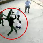 鎌を振り回し男の子の頭を斬りつけるイカれたジジイの映像。