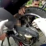 【閲覧注意】バイクにニケツしてた女性の足が後輪に巻き込まれてしまった映像。