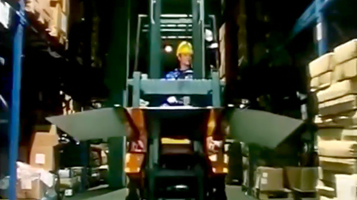 【微閲覧注意】フォークリフトの注意喚起映像が無駄にグロい動画