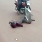 泥棒の男がバイクで轢かれまくる映像。