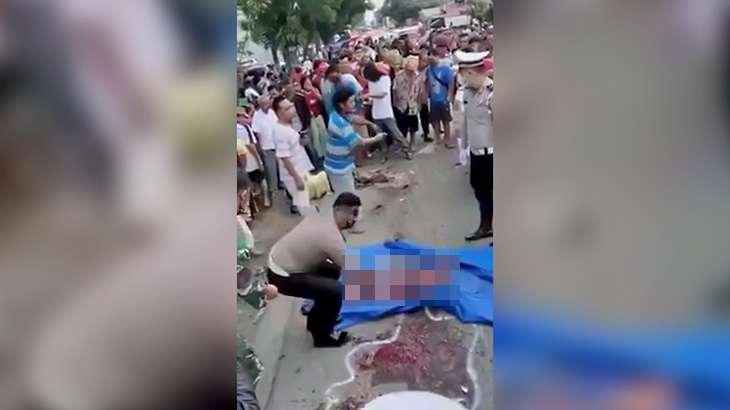 【閲覧注意】異様なほどグチャグチャになった人間の死体を回収するグロ動画。