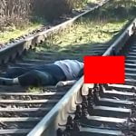 【閲覧注意】電車に首を切断された男の死体映像。