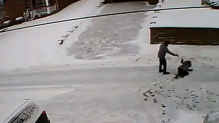 雪かきめぐり2人の男女を射殺する男の事件映像