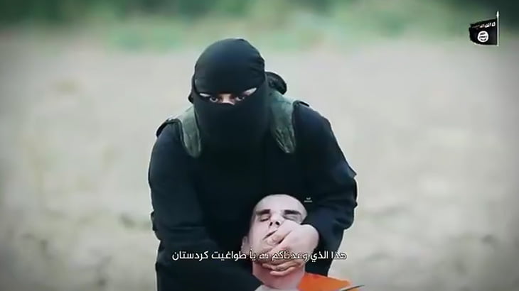 【閲覧注意】捕虜の首をナイフで途中まで切ってねじり切るISIS（動画）
