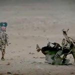 ISISさん、小さな男の子に起爆スイッチを押させて3人の捕虜を爆破させてしまう（動画）