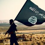 【閲覧注意】拘束した男たちの首をナイフで次々切って殺していくISIS（動画）