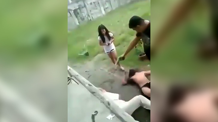 【動画】少女をレイプした男、庇ってくれた祖母もろとも銃殺されてしまう･･･