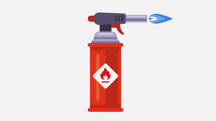 【閲覧注意】犬を吊し上げて生きたままガスバーナーで焼いてしまう男（動画）