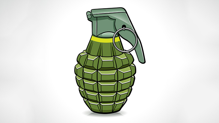 【閲覧注意】手榴弾で遊んでた男、爆発に身体を吹き飛ばされて死亡（動画）