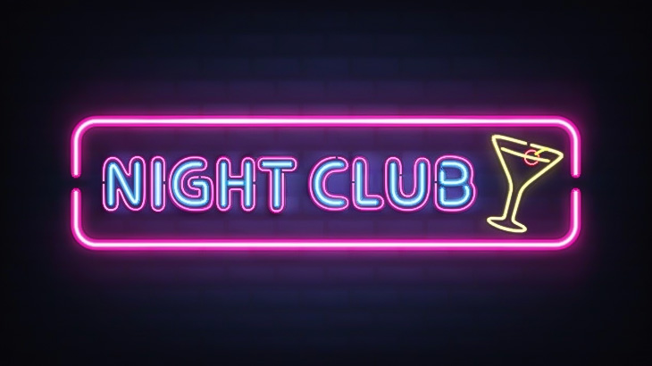 ナイトクラブで飲んでいた女性、お酒に薬を盛られてヤバい状態に･･･（動画）