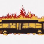 事故でバスが炎上、取り残された女性が生きたまま燃やされて死亡･･･（動画）