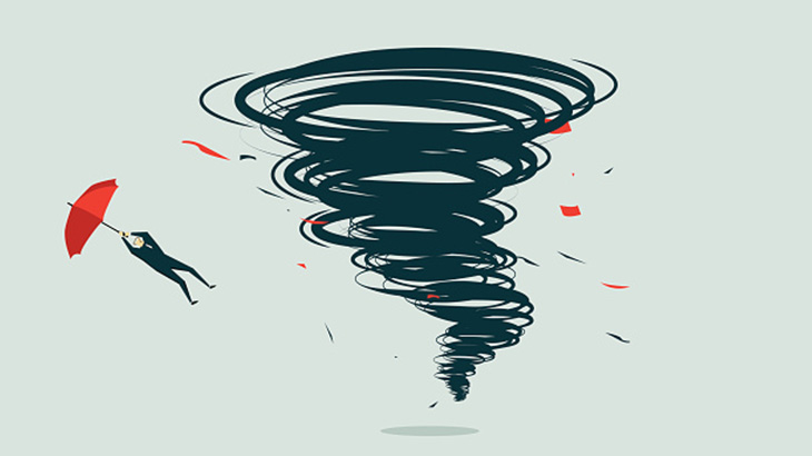 目の前で竜巻ができる瞬間、怖すぎる･･･（動画）