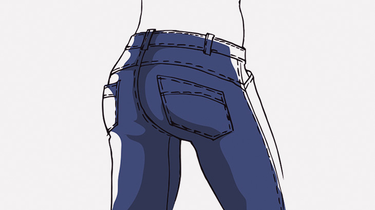 女性のお尻を触ってるか触ってないか分からないくらいソフトタッチする男（動画）