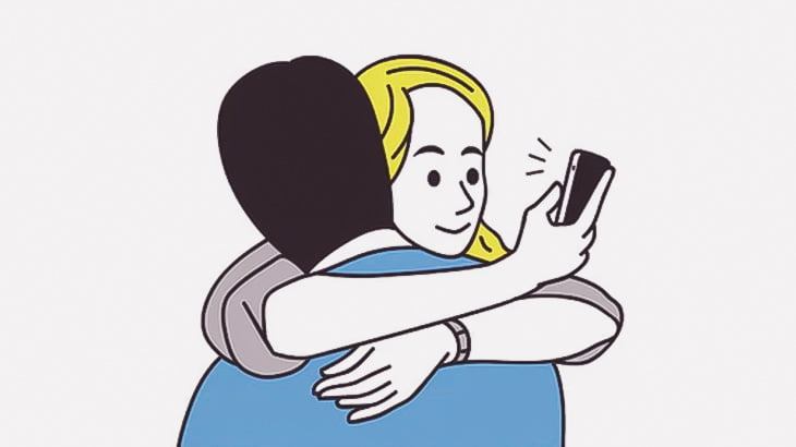 二股してる女さん、彼氏にバレないように自分のパンツを脱いで間男に渡してしまう（動画）