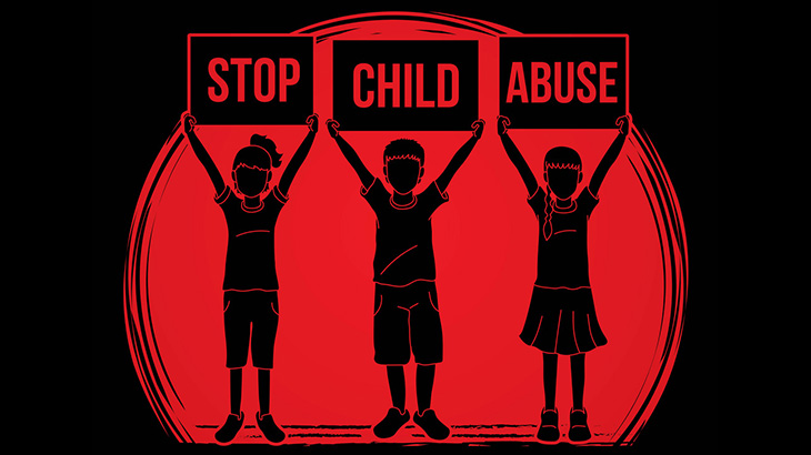 13歳の男の子とホテルで会ってセックスしようとした男、捕まる（動画）