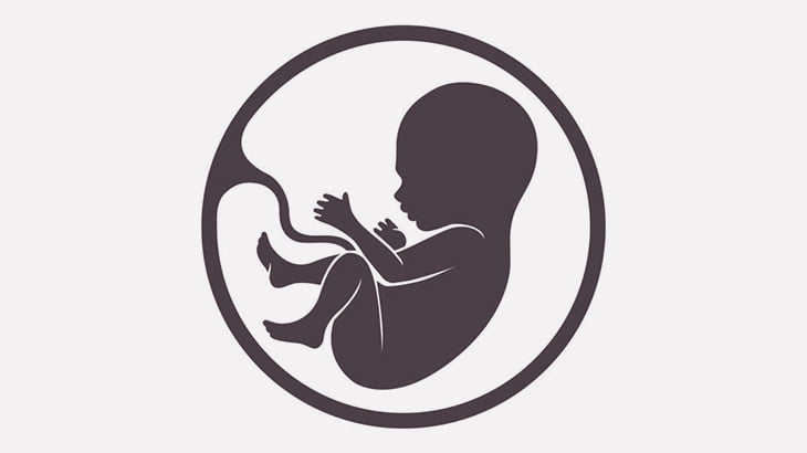 【閲覧注意】生後4ヶ月の赤ちゃんのお腹から胎児が摘出される（画像）