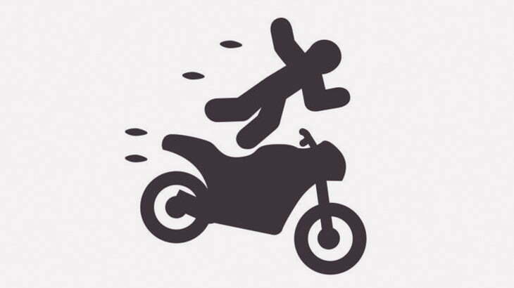 【閲覧注意】バイカーが転倒 → バスに轢かれて死亡･･･（動画）