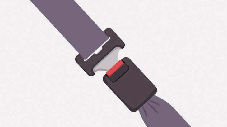 車を運転しようとする男、シートベルトが分からない（動画）