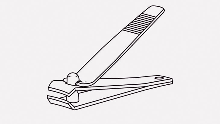 足が異様に大きい男、爪切り大変そう（動画）