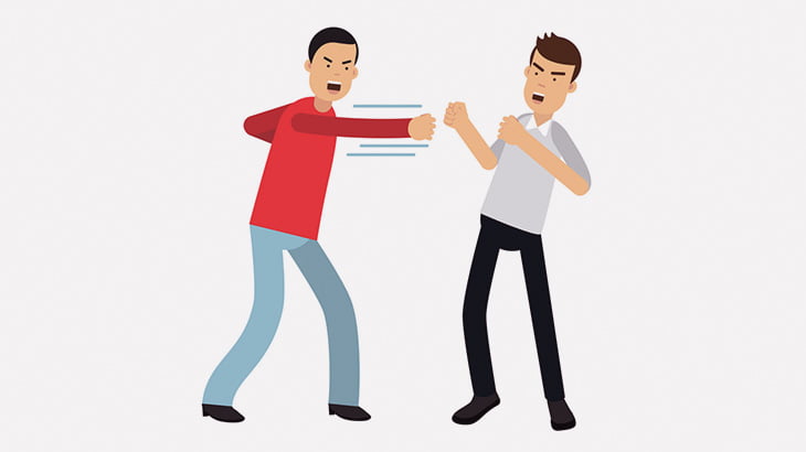 腕が太い男のパンチ、とても重そう（動画）