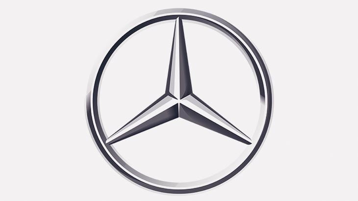 悪路でスタックした際に抜け出すベンツの機能、想定外の使われ方をしてしまう（動画）